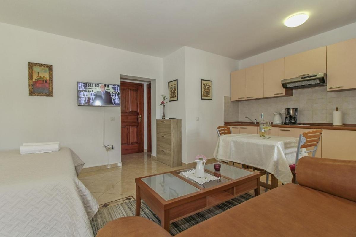Penzión pre hostí Eva In Porec * Istrien Vrvari